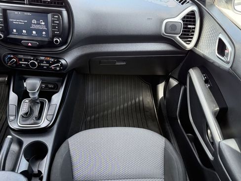 Used 2020 Kia Soul LX FWD image 14