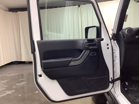 Used 2018 Jeep Wrangler Unlimited Sport S image 15