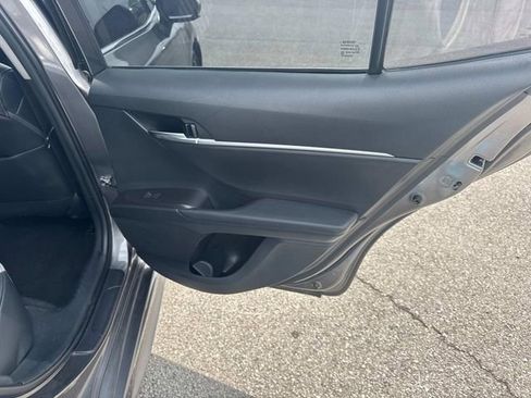 Used 2021 Toyota Camry SE image 19