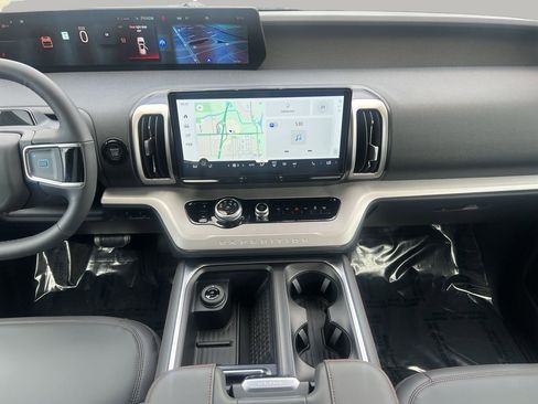 New 2025 Ford Expedition Max Active image 15