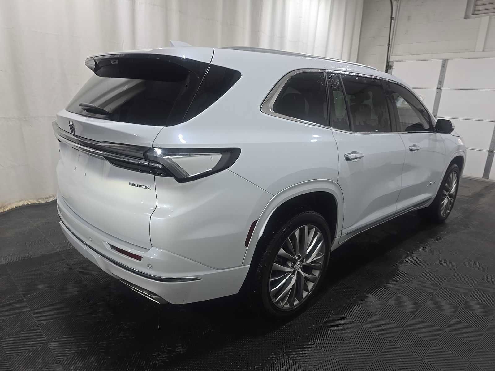 Used 2026 Buick Enclave Avenir w/ LPO, Floor Liner Package AWD/4WD image 3