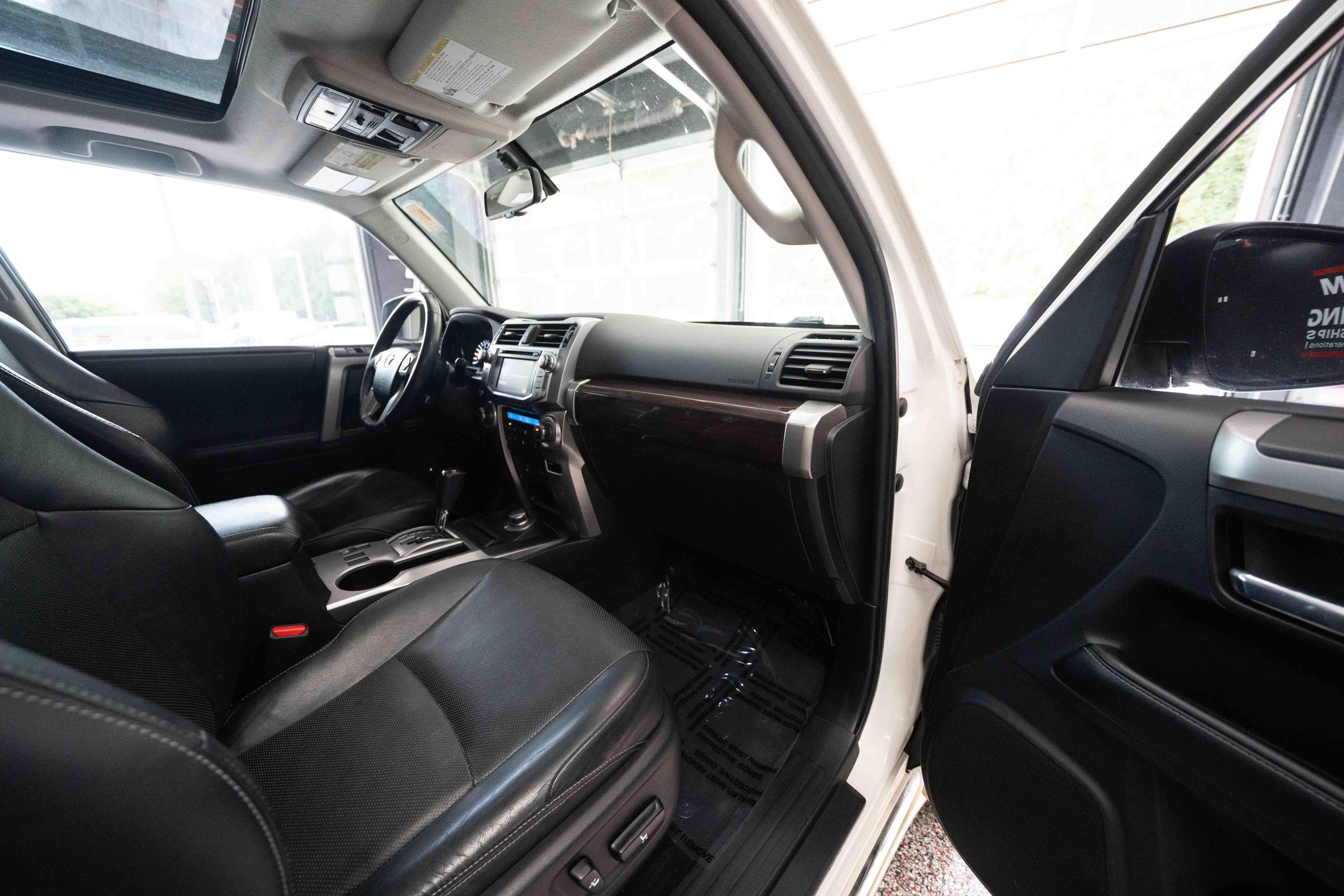 Used 2015 Toyota 4Runner Limited AWD/4WD image 26