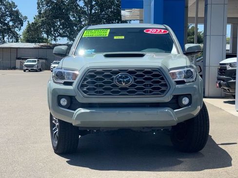 Used 2023 Toyota Tacoma TRD Sport AWD/4WD image 8