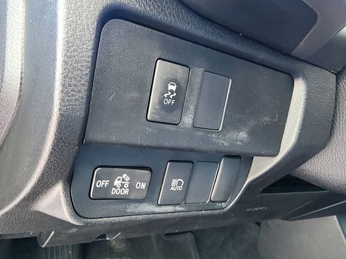 Used 2021 Toyota Tacoma SR5 RWD image 17
