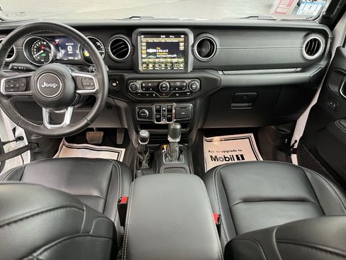 Used 2023 Jeep Wrangler Unlimited Sahara w/ Cold Weather Group image 18