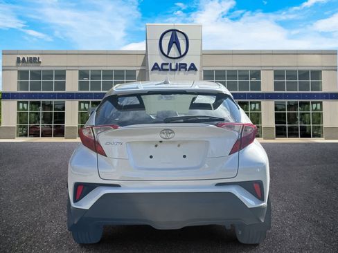 Used 2021 Toyota C-HR XLE image 4