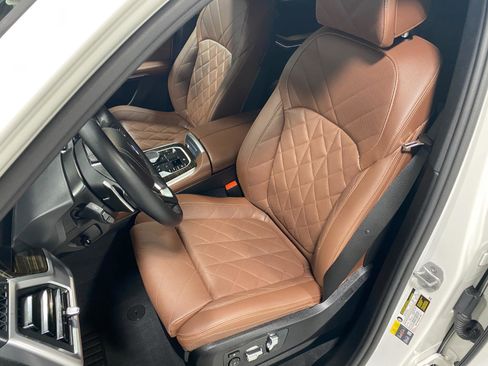 Certified 2025 BMW X5 xDrive50e w/ Premium Package image 12