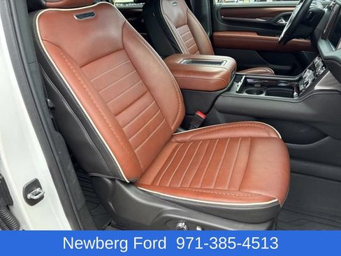Used 2024 GMC Yukon XL Denali Ultimate AWD/4WD image 33