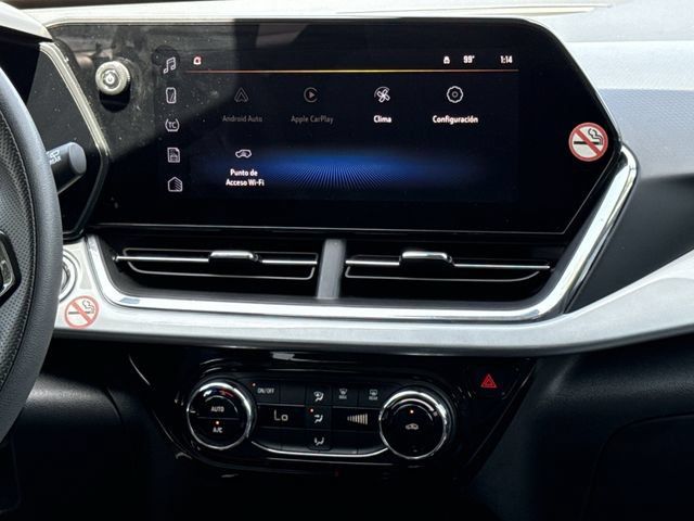 Used 2025 Chevrolet Trax LT FWD image 17