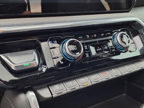 New 2026 GMC Sierra 2500 Denali w/ Denali Reserve Package AWD/4WD image 15