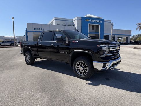 New 2026 Chevrolet Silverado 2500 LTZ w/ LTZ Premium Package image 2