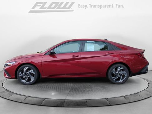 Certified 2025 Hyundai Elantra Sport FWD image 5