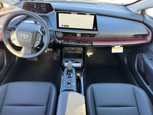 New 2026 Toyota Prius Plug-In Hybrid FWD image 4