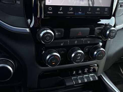 Used 2022 RAM 1500 Big Horn AWD/4WD image 21