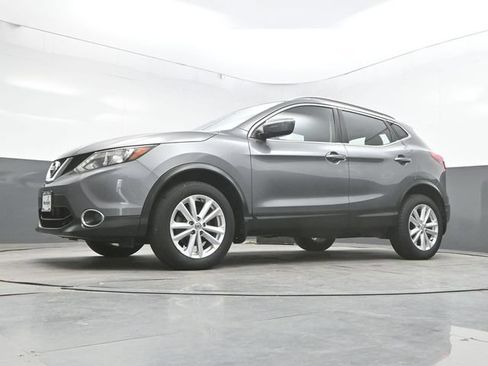 Used 2017 Nissan Rogue Sport SV w/ SV All-Weather Package AWD/4WD image 42
