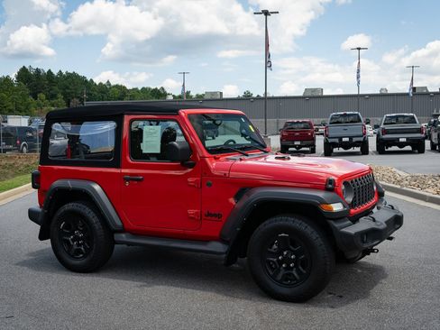 Used 2024 Jeep Wrangler Sport AWD/4WD image 12