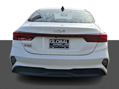 Used 2023 Kia Forte LXS w/ LXS Technology Package image 6