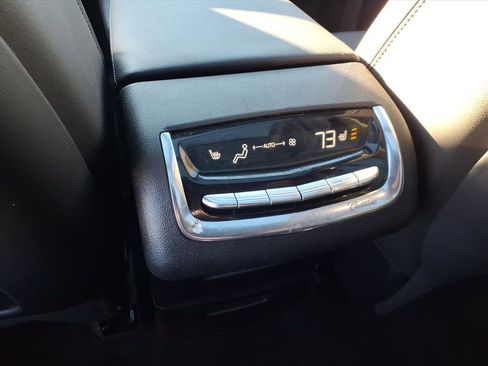 Used 2023 Cadillac XT6 Premium Luxury image 21