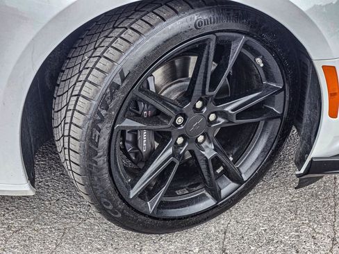 Certified 2021 Chevrolet Camaro SS RWD image 8