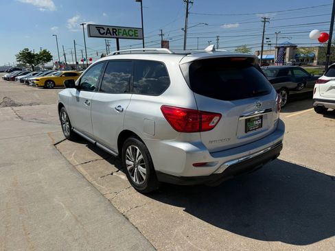 Used 2020 Nissan Pathfinder SL AWD/4WD image 9
