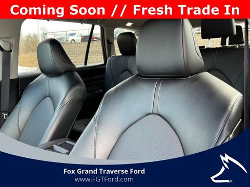 Used 2025 Toyota Grand Highlander AWD image 12
