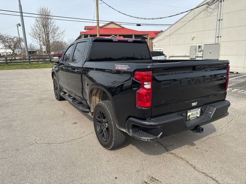 Used 2025 Chevrolet Silverado 1500 Custom Trail Boss w/ Turbomax Blackout Package AWD/4WD image 4
