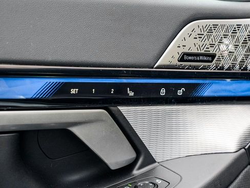 Used 2025 BMW i5 xDrive40 w/ M Sport Package image 10