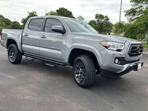 Used 2021 Toyota Tacoma SR5 RWD image 8
