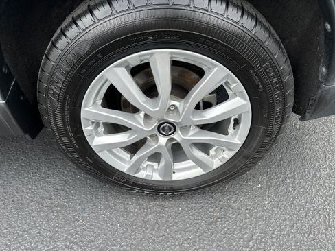 Used 2019 Nissan Rogue SV FWD image 27