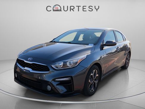 Certified 2020 Kia Forte LXS image 1