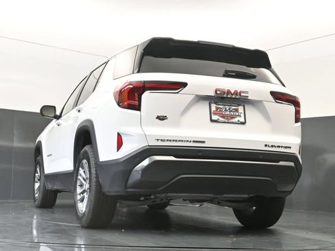 Used 2025 GMC Terrain Elevation AWD/4WD image 38
