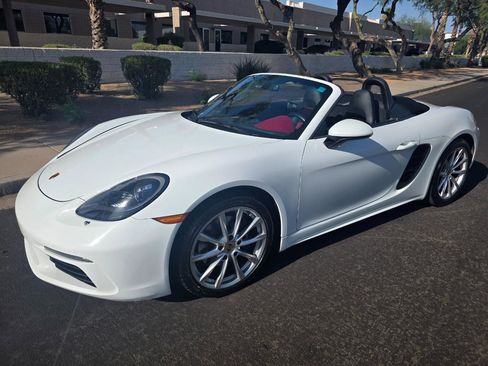 Used 2017 Porsche 718 Boxster RWD image 6