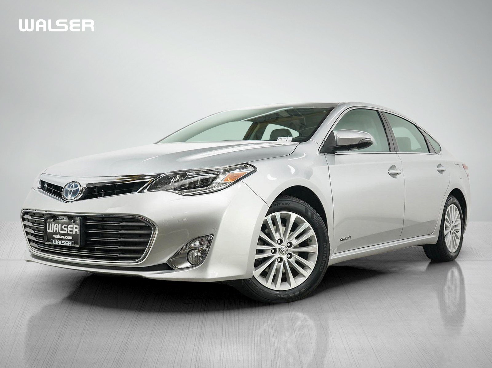 Used 2013 Toyota Avalon Limited w/ Technology Pkg FWD image 1