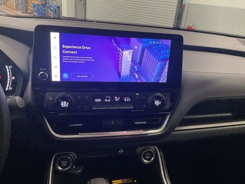 Used 2024 Toyota Grand Highlander XLE AWD/4WD image 16