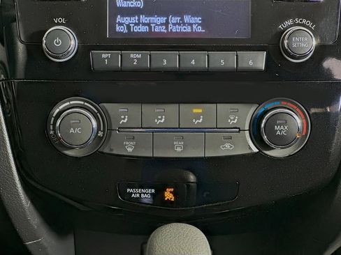 Used 2015 Nissan Rogue S image 16