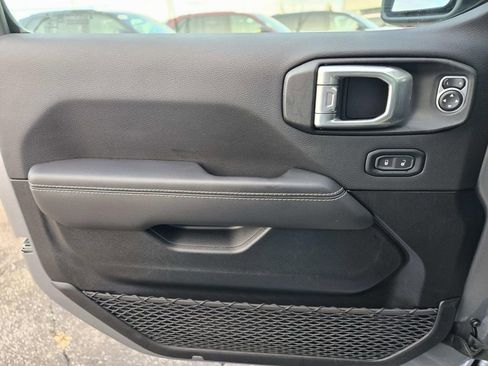 Used 2021 Jeep Wrangler Unlimited Sahara w/ Cold Weather Group image 36