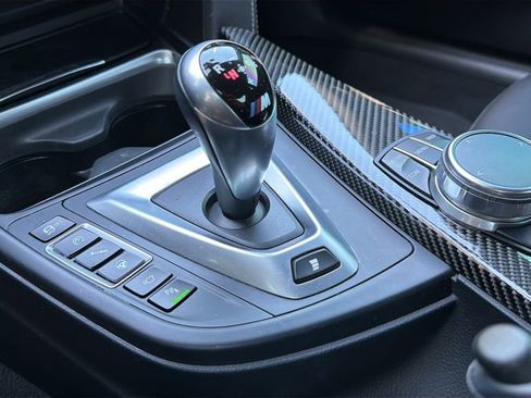 Used 2018 BMW M4 Coupe RWD image 19