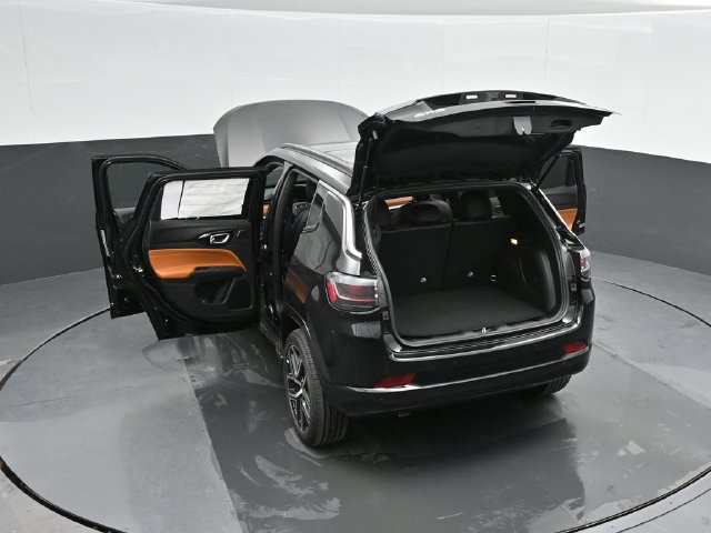 New 2025 Jeep Compass Limited w/ Elite Group AWD/4WD image 41