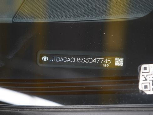 Used 2025 Toyota Prius Plug-In Hybrid image 27