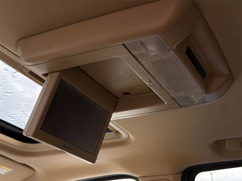 Used 2013 Cadillac Escalade Luxury image 23