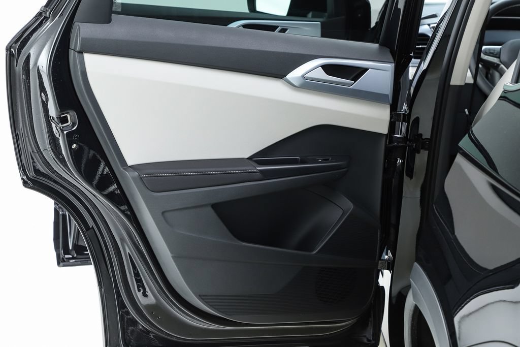 New 2026 Volkswagen Taos SE FWD image 54