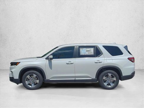 Used 2025 Honda Pilot EX-L image 8