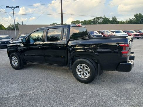 Used 2024 Nissan Frontier SV RWD image 5