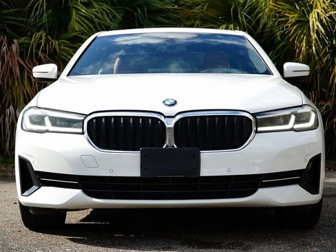 Used 2022 BMW 530i xDrive w/ M Sport Package image 3