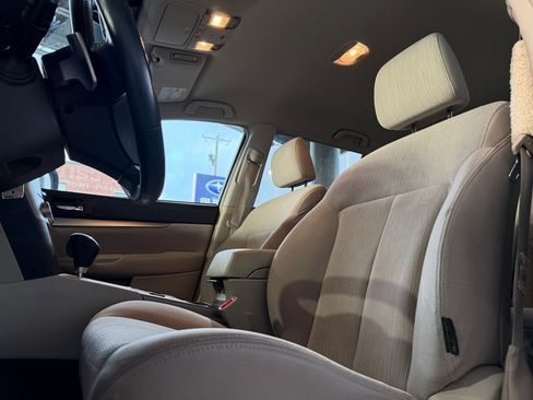 Used 2014 Subaru Outback 2.5i Premium image 9