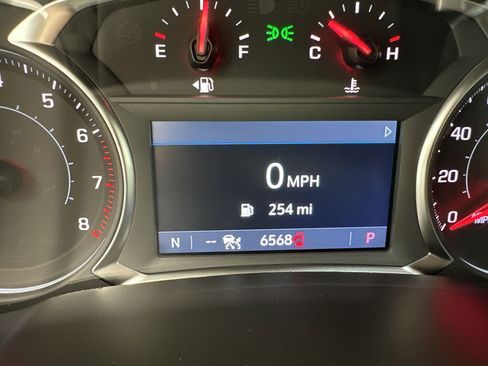 Used 2025 Chevrolet Blazer LT w/ Convenience Package image 17