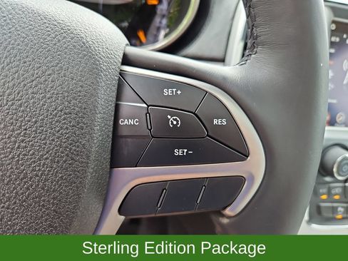 Used 2018 Jeep Grand Cherokee Limited AWD/4WD image 12