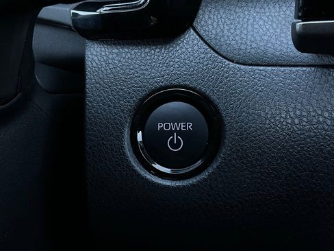 Used 2025 Toyota Camry LE image 27