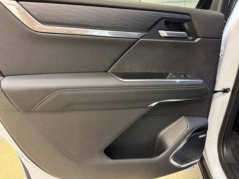 New 2026 GMC Acadia Elevation w/ Elevation Premium Package FWD image 16