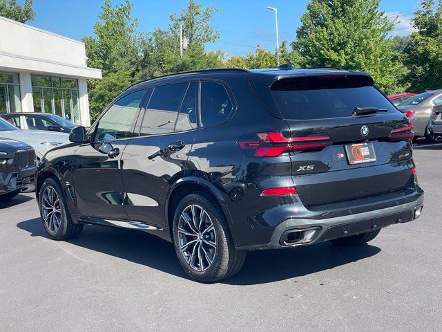 Used 2026 BMW X5 xDrive40i w/ M Sport Package AWD/4WD image 5